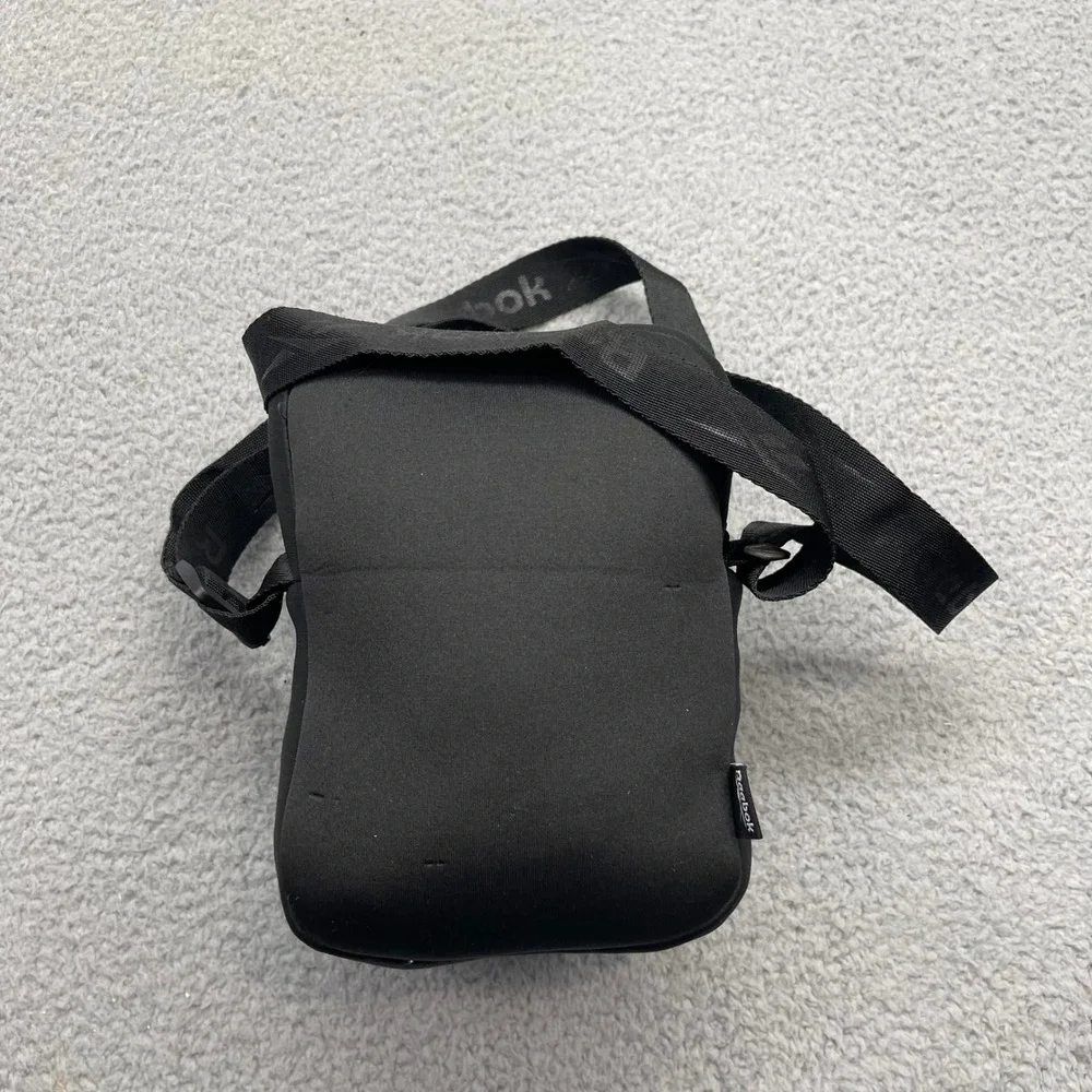 Reebok‎ RWS2C2087TJ Black Crossbody Adjustable Strap Logo 043516 Travel Side Bag